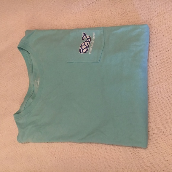Vineyard Vines tee - Picture 2 of 5